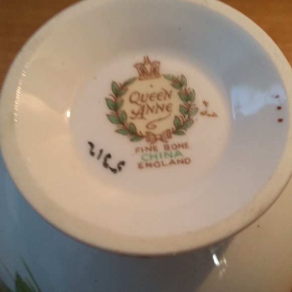 Bone China - Tea Cup and Saucer Set - England - Picture 2 of 3